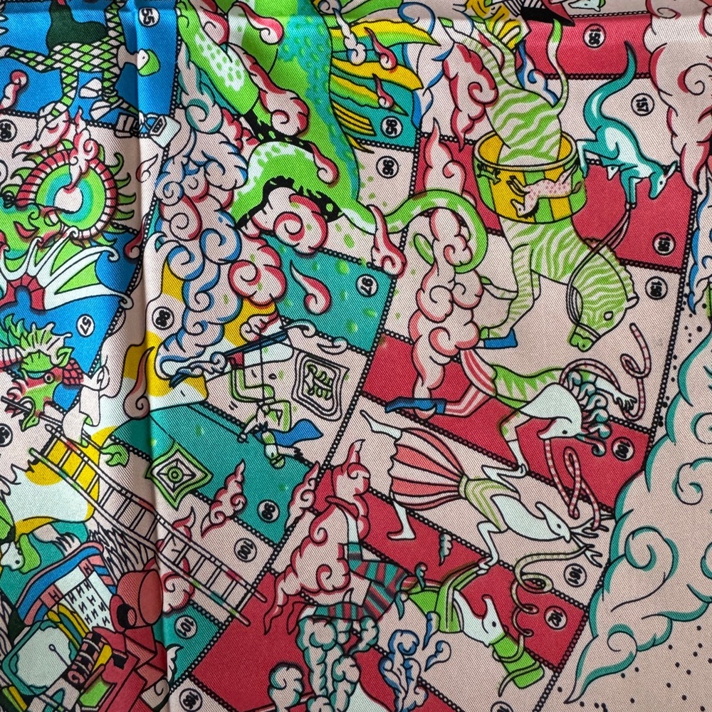Luxury Designer-Style Silk Scarf 90cm - Picture 11 of 12